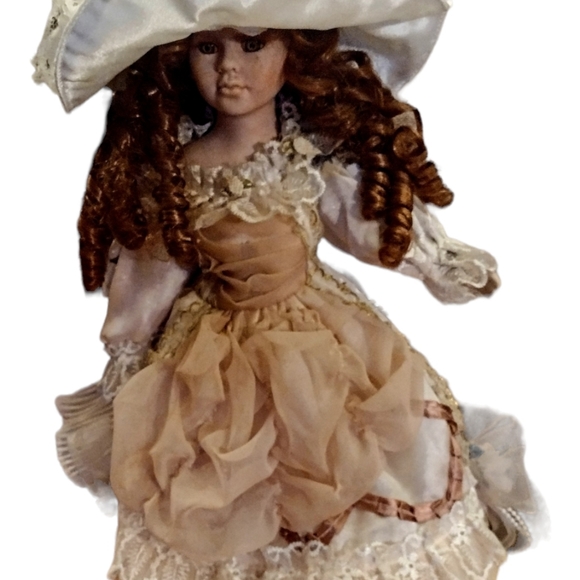Goldenvale Collector Victorian Porcelain Doll - Picture 7 of 9